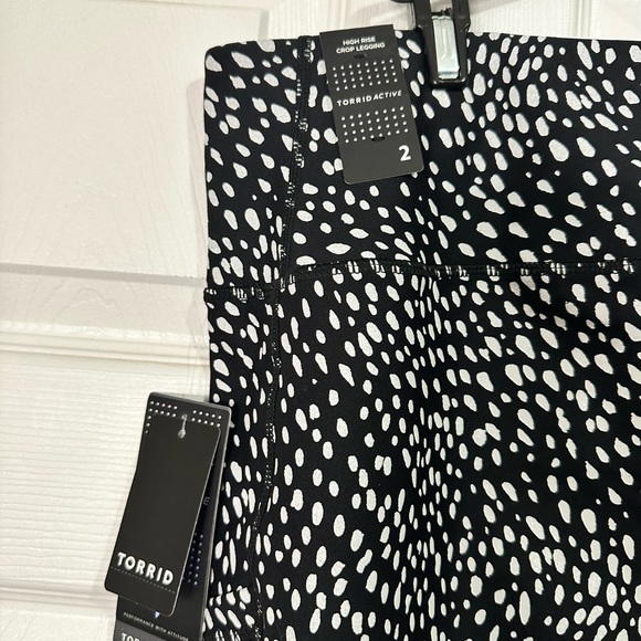 Torrid Active Wicking Crop Leggings Performance Core Reflective Dots NWT - Picture 4 of 10